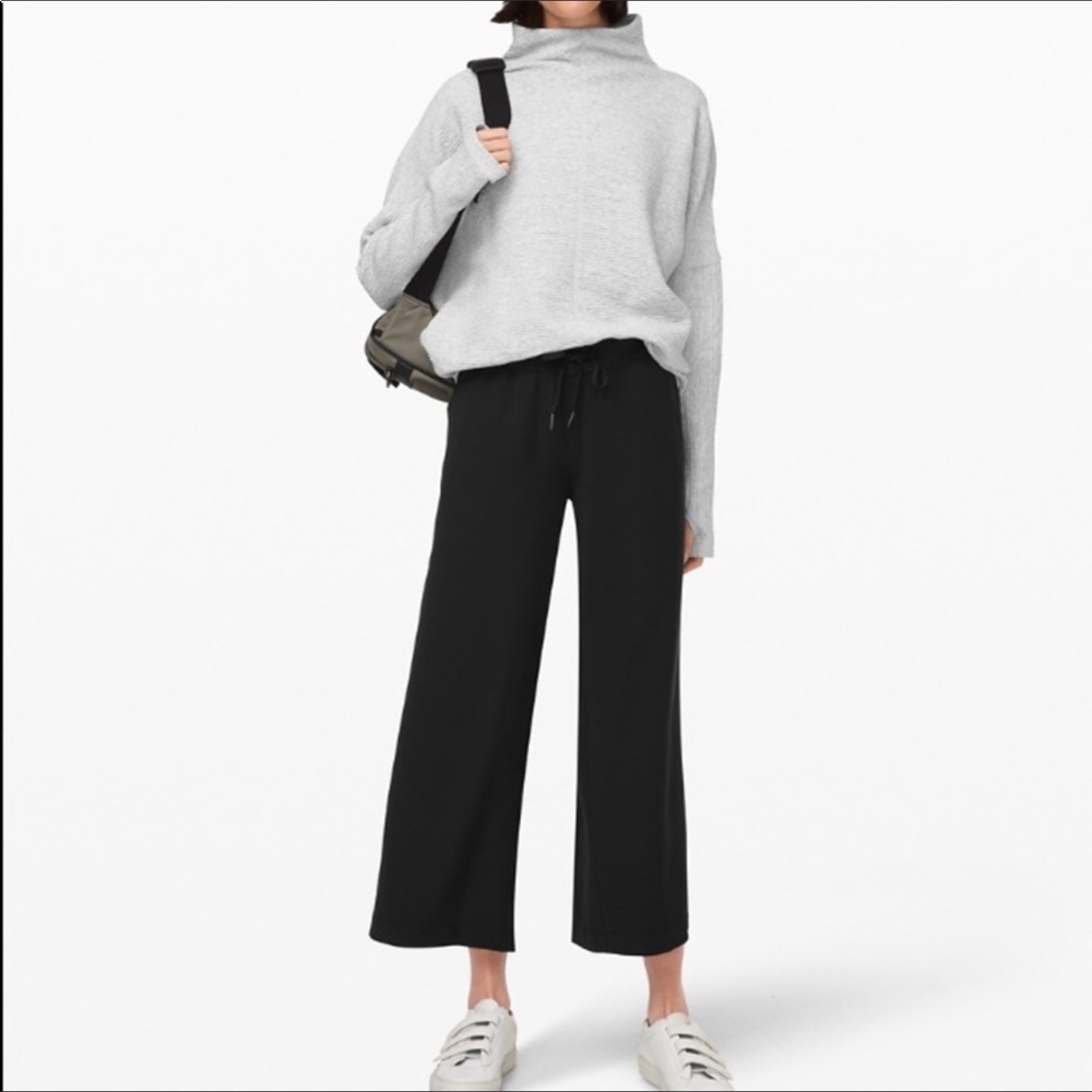 Lululemon On The Fly 7/8 Wide Pant Size 12